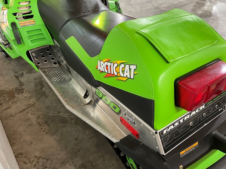 2002-caterpillar-900-image-12