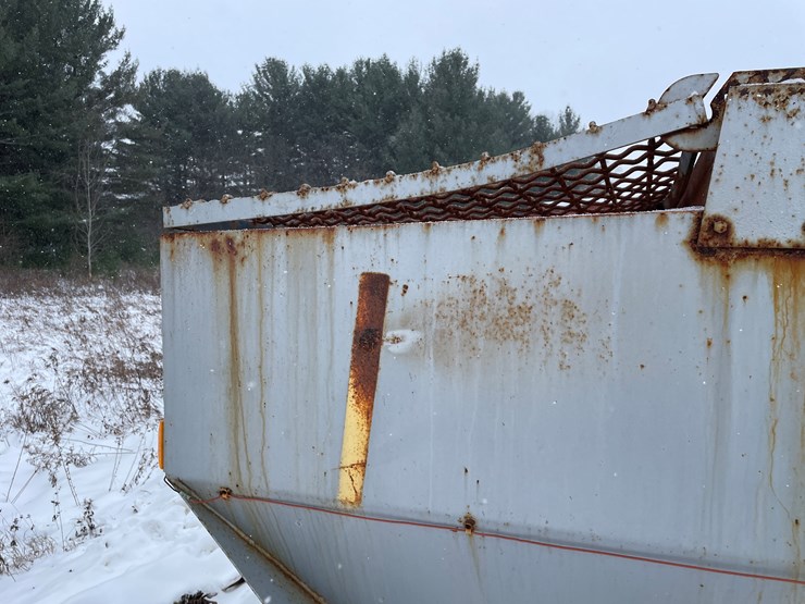 #3773-•-truck-mounted-salter/sander-with-brine-tanks-image-24