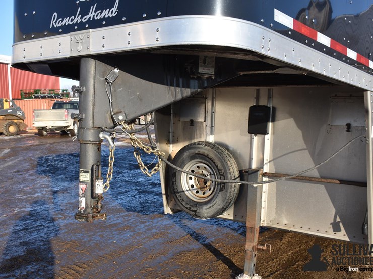 2020-wilson-livestock-trailer-image-9