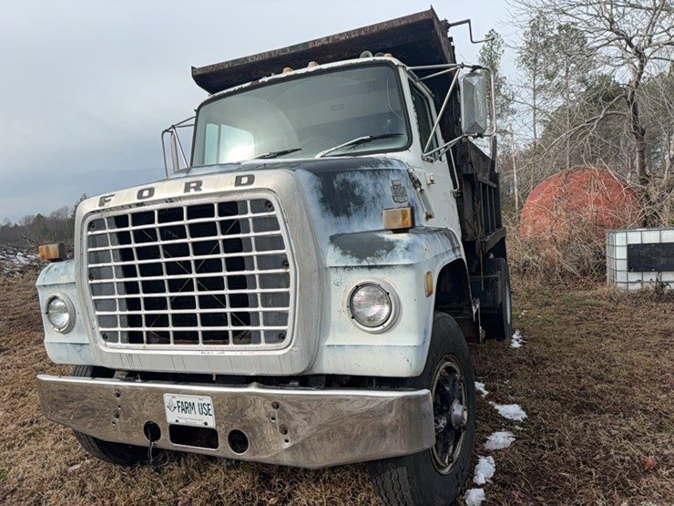 1982-ford-8000-image-11