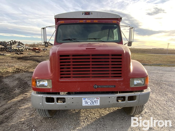 1997-international-4900-image-2