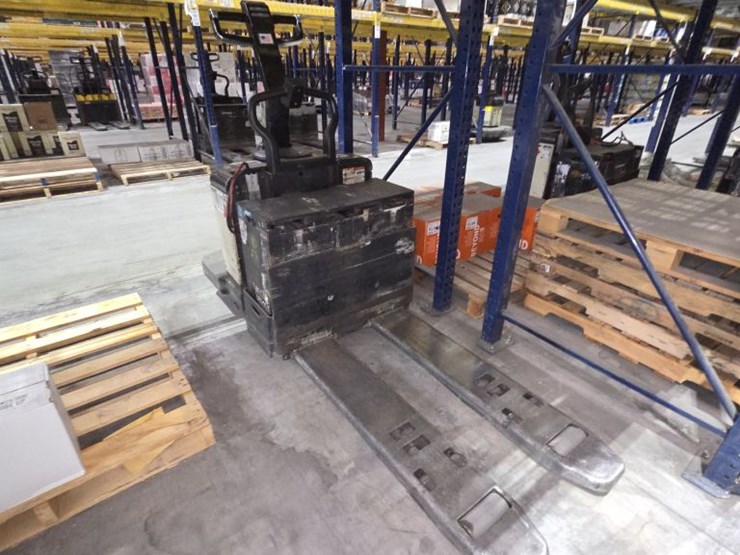 1998-crown-pe3520-60-image-2