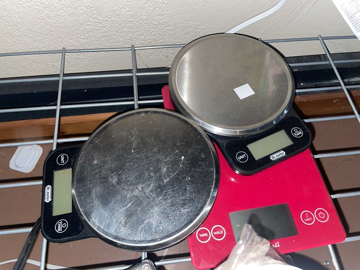 #6349-•-shelf-contents-image-7