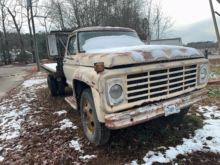 1977-ford-600-image-53