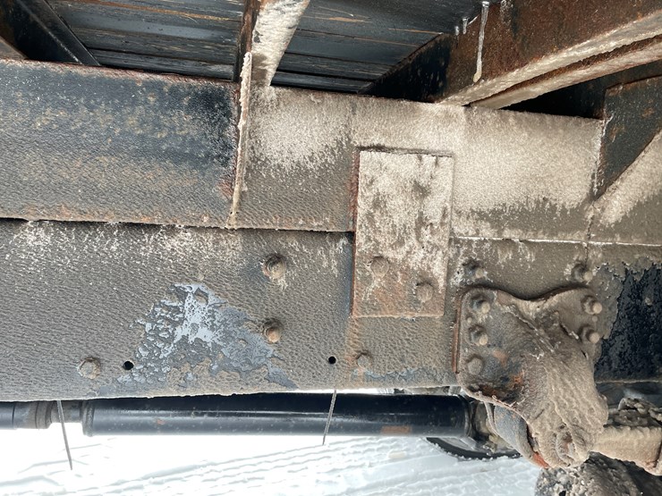 #400-•-2006-sterling-straight-truck-(has-wi-title)-image-35