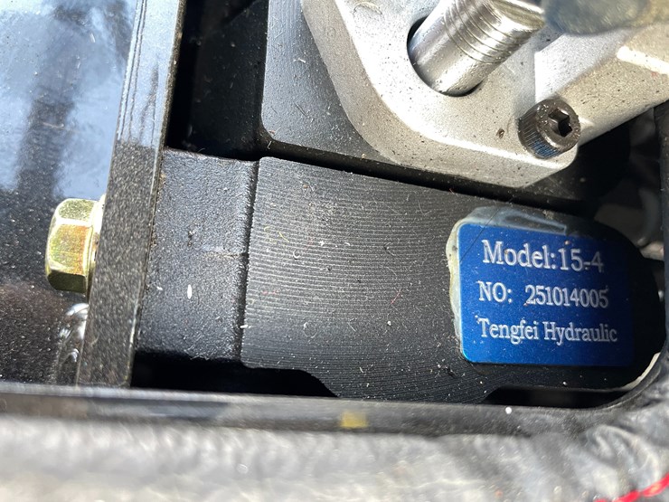 #201-•-miva-va15-mini-excavator-image-52