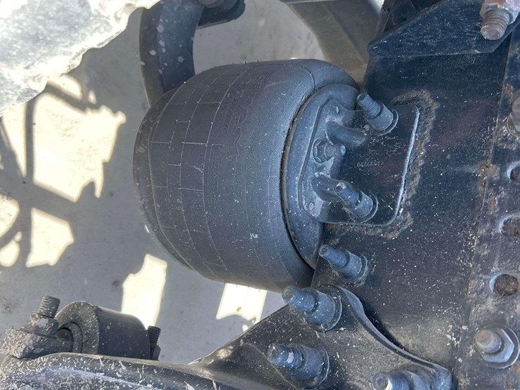 2017-freightliner-cascadia-125-image-16