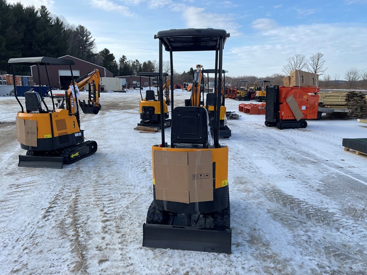 #204-•-miva-va13-mini-excavator-image-6