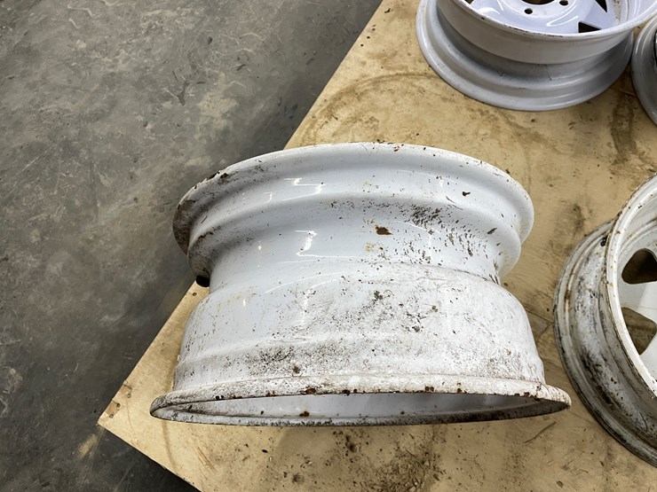 #3801-•-(4)-15"-trailer-wheels-image-19