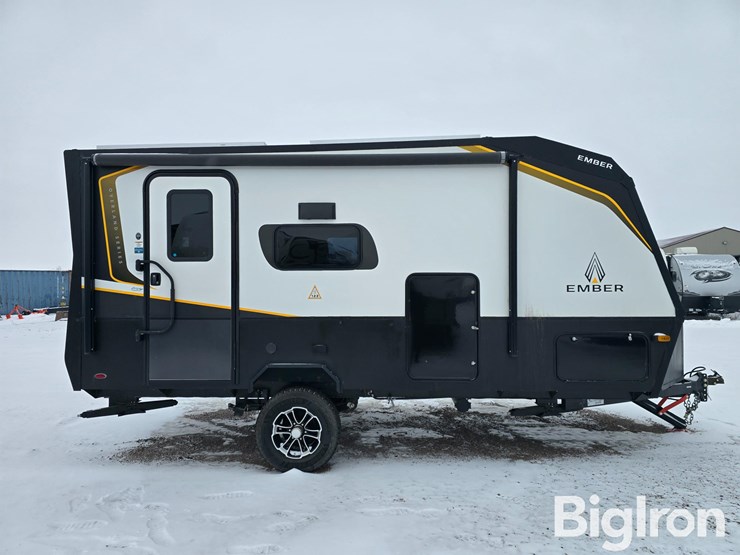 2022-ember-overland-171fb-travel-trailer-image-4