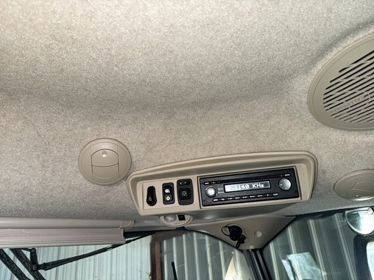 2015-john-deere-s670-image-40