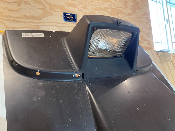 #3846-•-1974/75-yamaha-gpx-snowmobile-hood-image-4