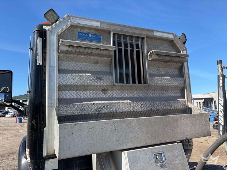 2016-peterbilt-579-image-8