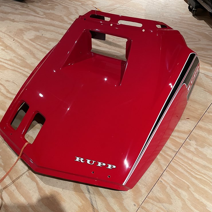 #3847 • 1976 Rupp Rally Snowmobile Hood