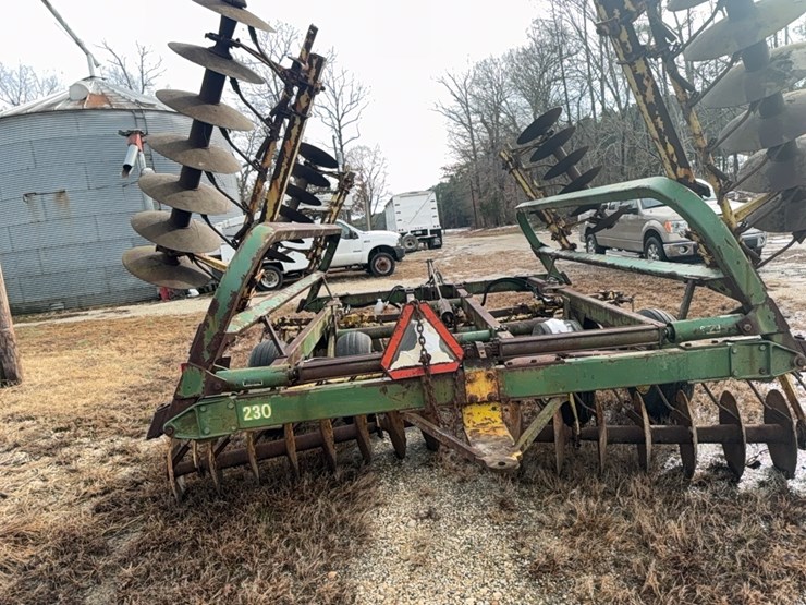 john-deere-230-image-37