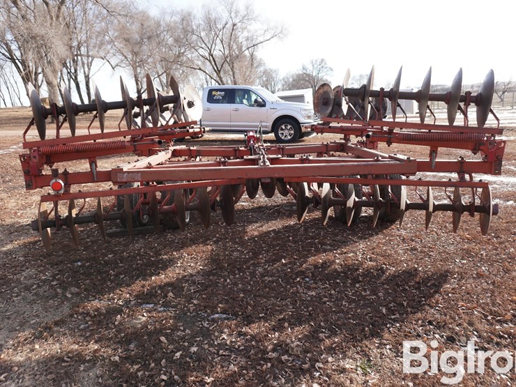 massey-ferguson-620-image-6