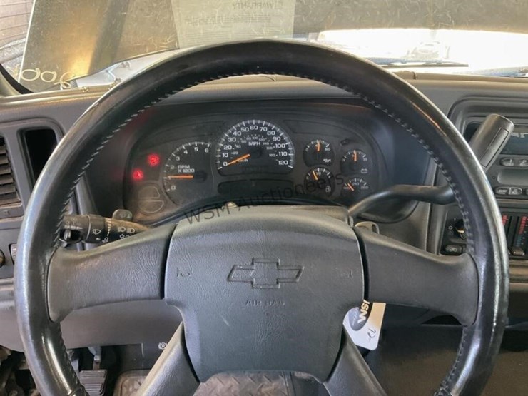 2004-chevrolet-silverado-1500-image-18