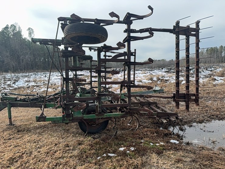 john-deere-pull-type-3-section-field-cultivator,-24';-located-at-7241-roxbury-rd,-charles-city,-va,-please-call-804.837.9940-or-804.651.4404-with-questions-image-15