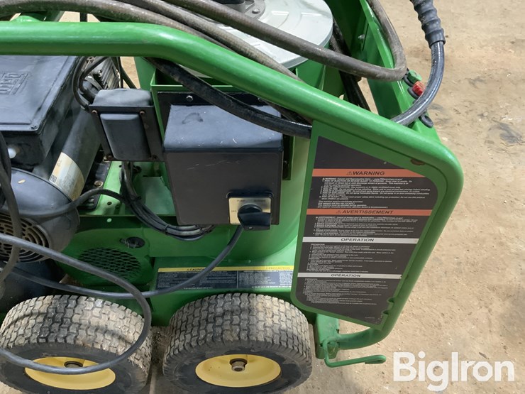 john-deere-ac2000-eh-hot-pressure-washer-image-12