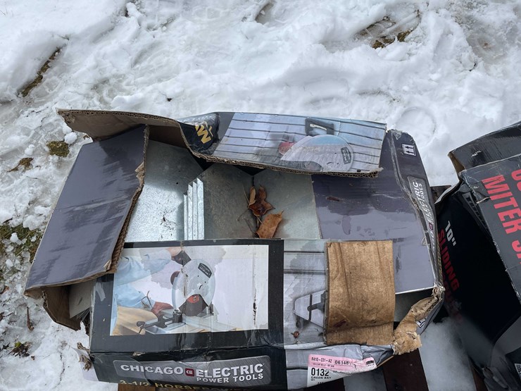 #3542-•-pallet-of-bucket-covers-image-17