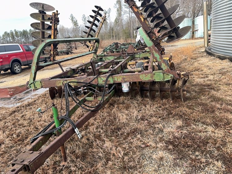 john-deere-230-image-14