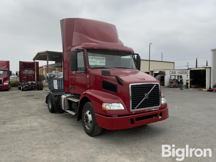 2017-volvo-vnm42t-s/a-truck-tractor-image-3