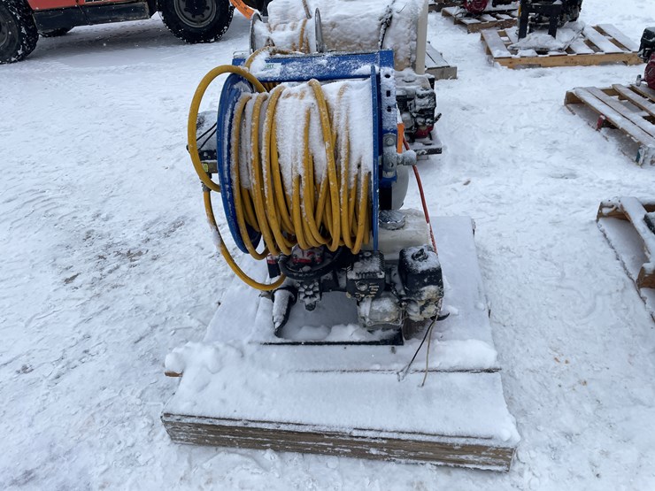 #3832-•-used-pressure-washer-unit-image-2