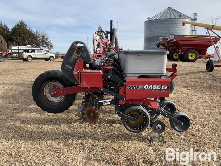 2011-case-ih-1230-image-4