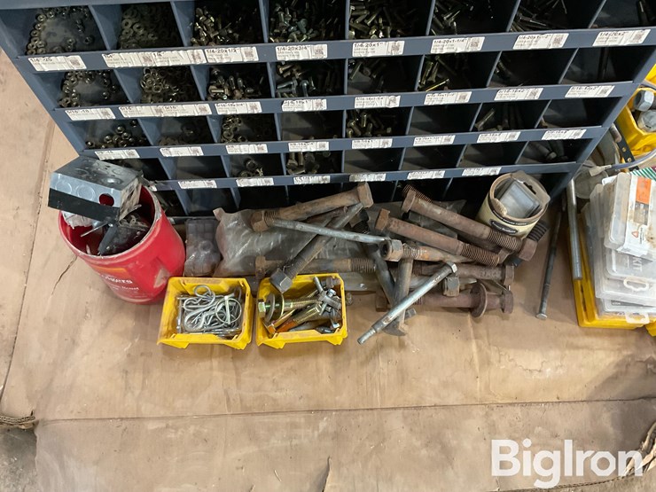 shop-shelves-w/miscellaneous-hardware-image-14