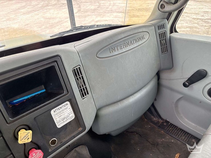 2007-international-durastar-4300-image-65