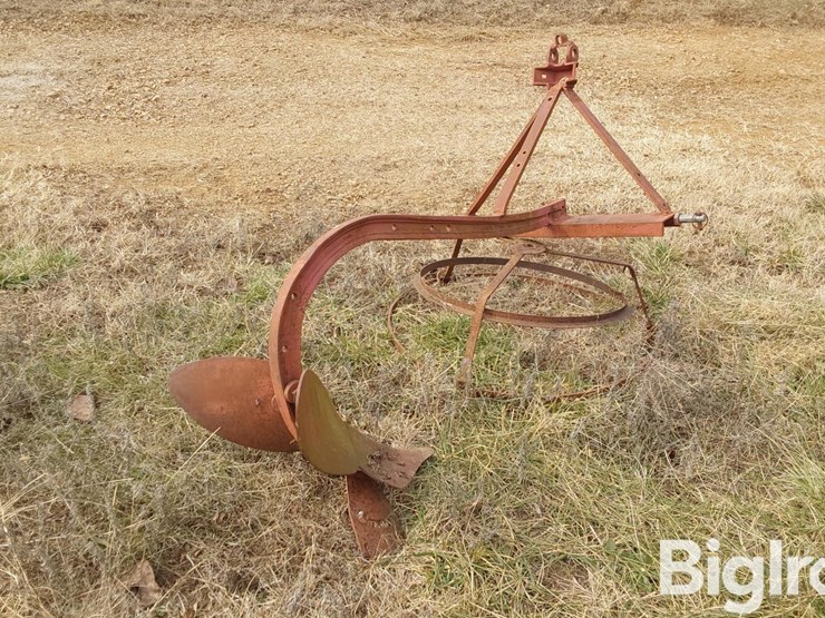 3-pt-mounted-1-row-lister-image-5