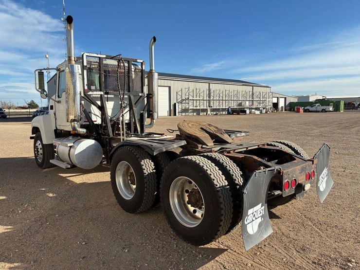 2006-mack-chn613-image-5