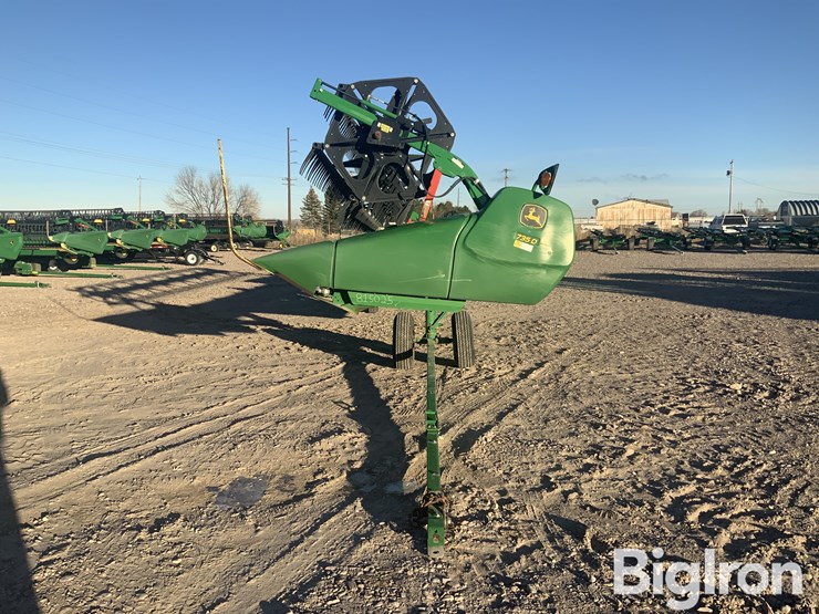 2021-john-deere-735d-image-2