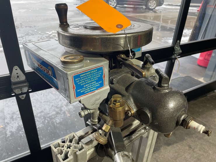 #3833-•-evinrude-vintage-detachable-rowboat-motor-image-6