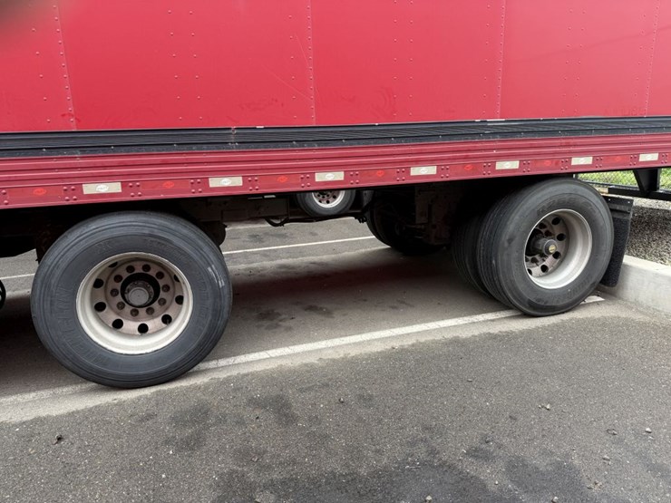 2016-utility-van-image-4