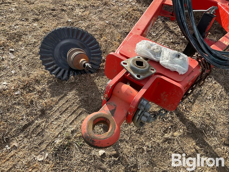 2015-kuhn-8000-excelerator-vertical-tillage-tool-image-14