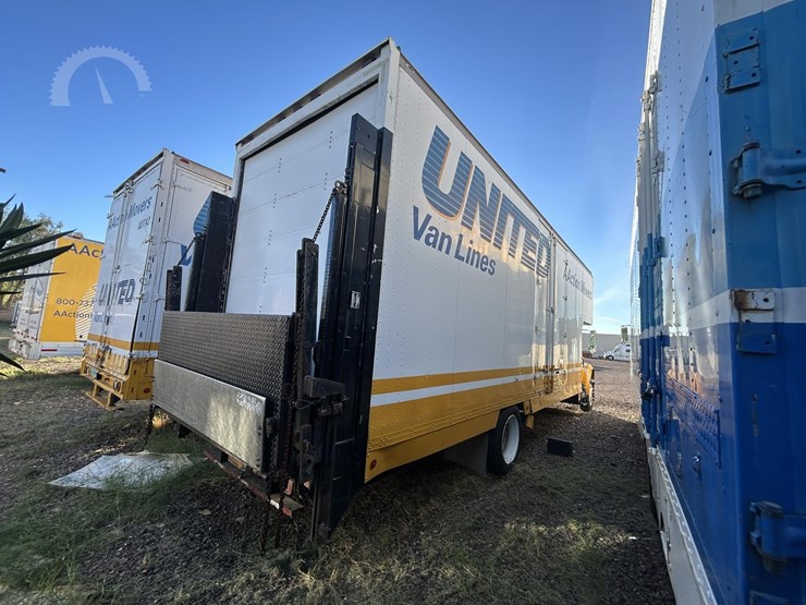 2001-international-4700-image-13