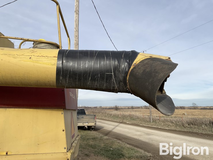 1982-new-holland-tr75-image-11