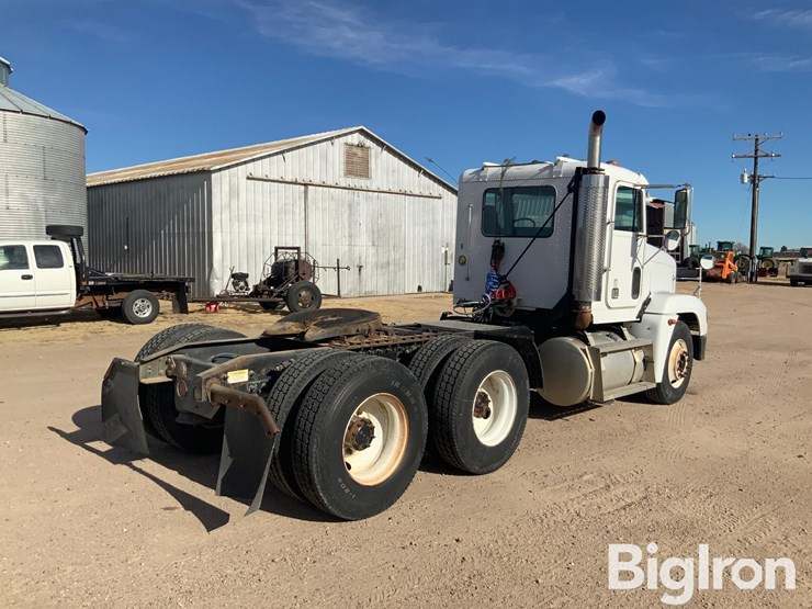 1999-freightliner-fld120-image-5