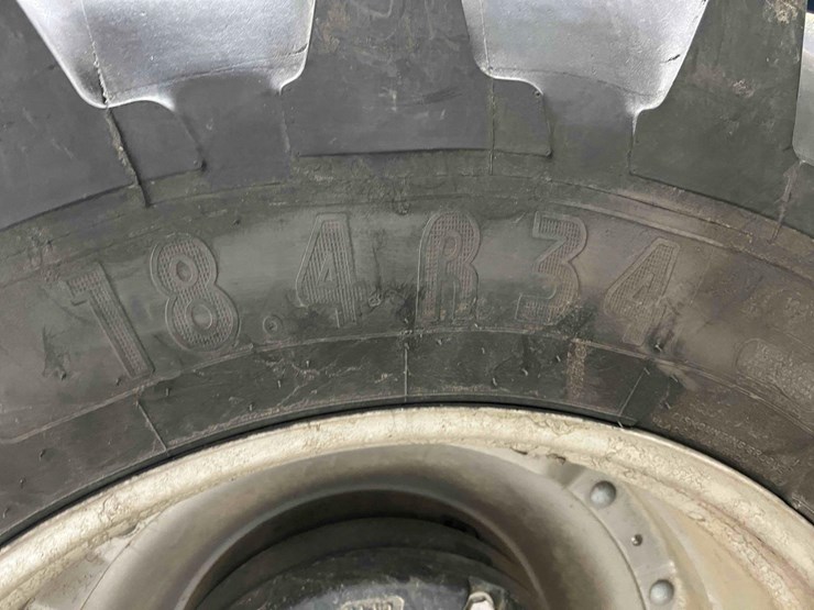 2014-case-farmall-115u-tractor-image-38