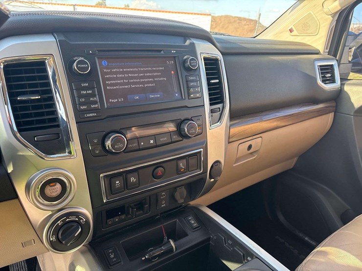 2016-nissan-titan-image-15