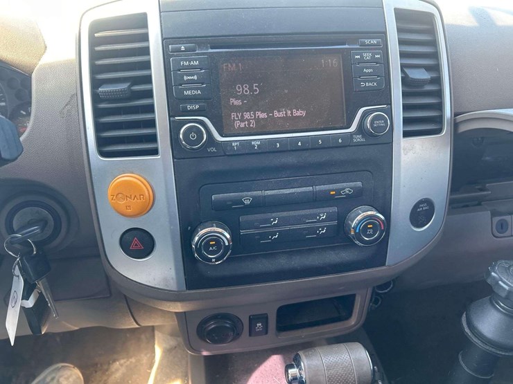 2015-nissan-frontier-image-12