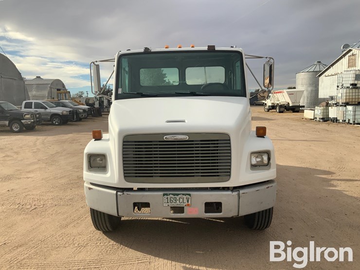 1998-freightliner-fl70-image-2