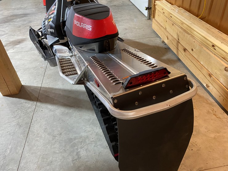 #3795-•-2022-polaris-600r-snowmobile-image-17