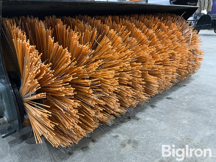 2025-giyi-gy-qsj-mini-skid-steer-loader-sweeper-image-17