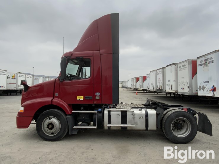 2017-volvo-vnm42t-s/a-truck-tractor-image-8