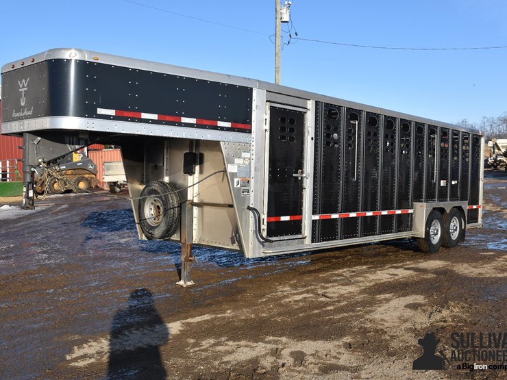 2020-wilson-livestock-trailer-image-1