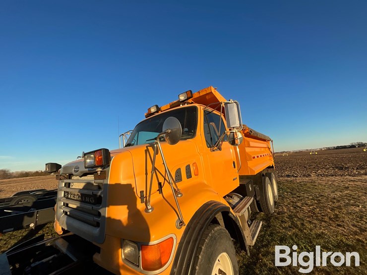 2005-sterling-lt7501-image-9