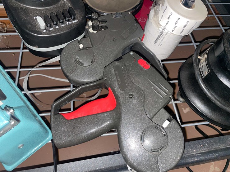 #6349-•-shelf-contents-image-15