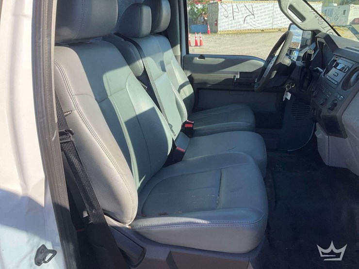 2012-ford-f-250-pickup-truck-image-19